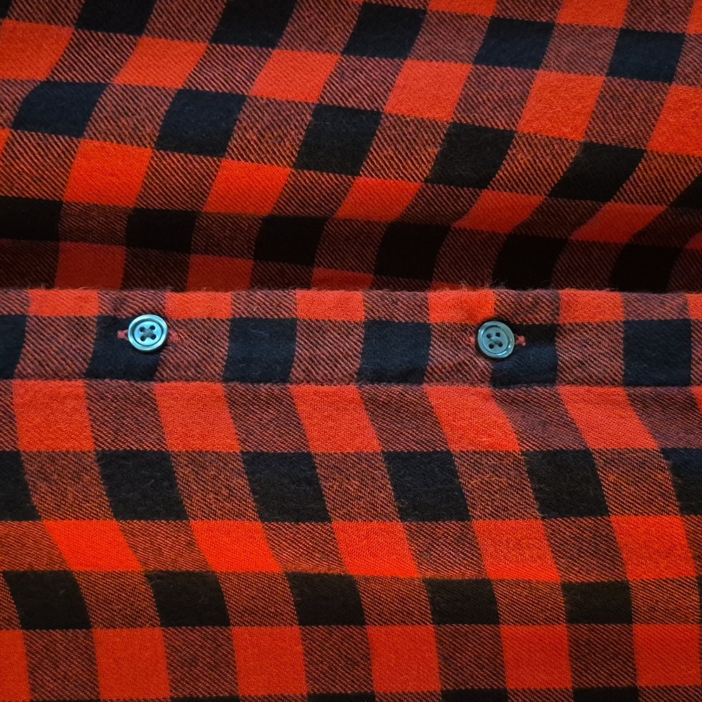 Old Navy Women's Red and Black Plaid Gingham XL Long Sleeve Button Up Shirt - Picture 2 of 9